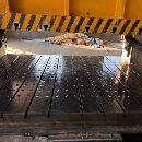 []济南巨能1600吨框架液压机。有效台面2.5X4米。开口2米.